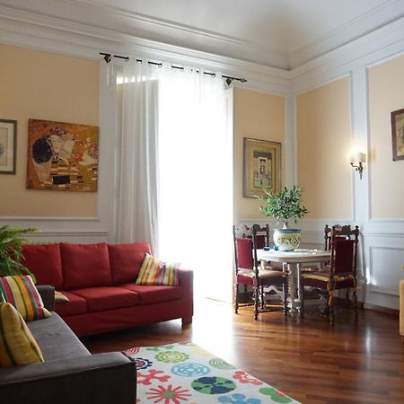 Elegante Appartamento Centro Storico 카타니아 외부 사진